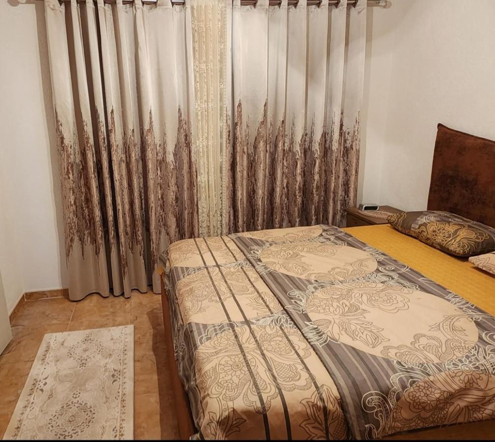 Apartments Ishmi In Center Of Ulcinj Habitación foto