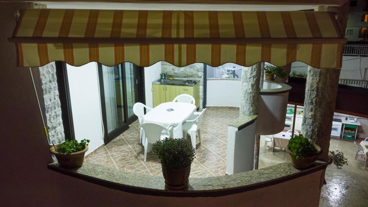 Apartments Ishmi In Center Of Ulcinj Habitación foto