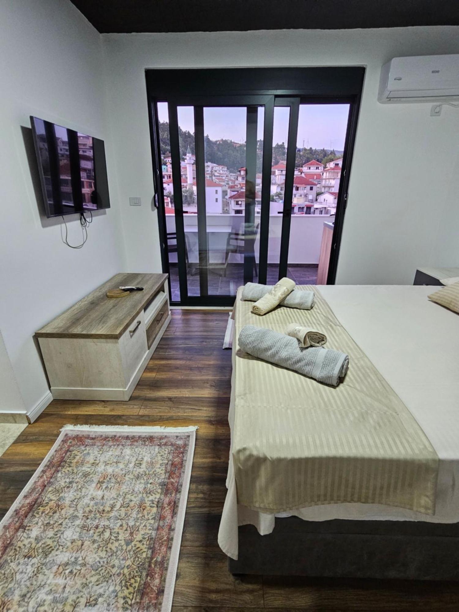 Apartments Ishmi In Center Of Ulcinj Exterior foto